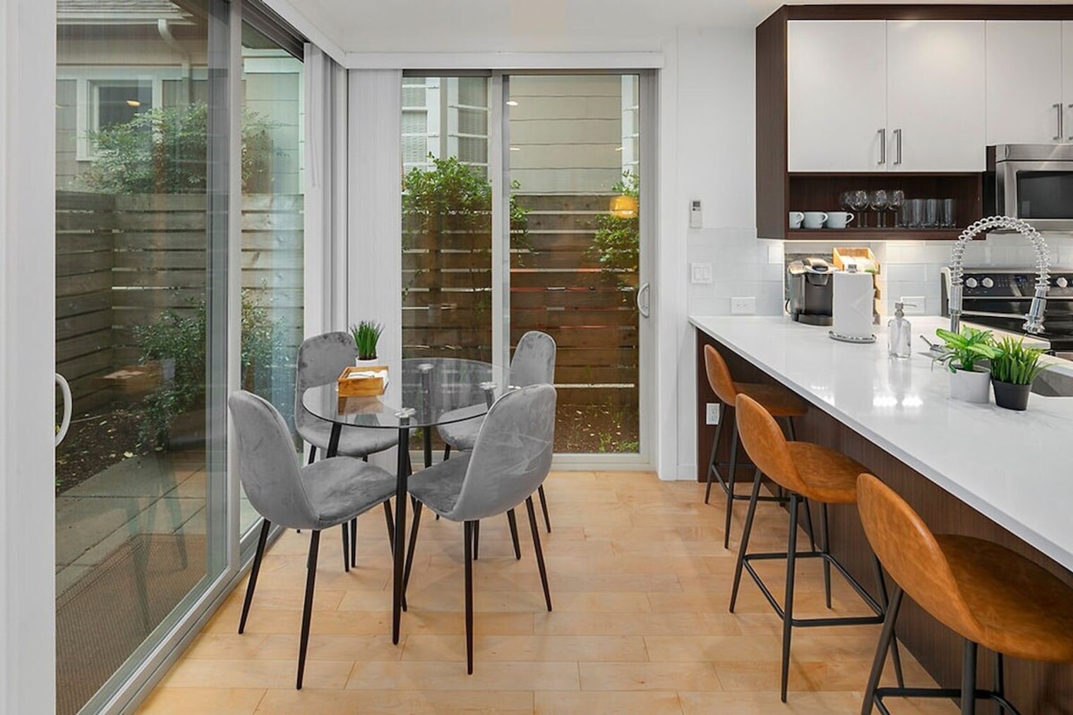 Building Photo - 935 13th Ave