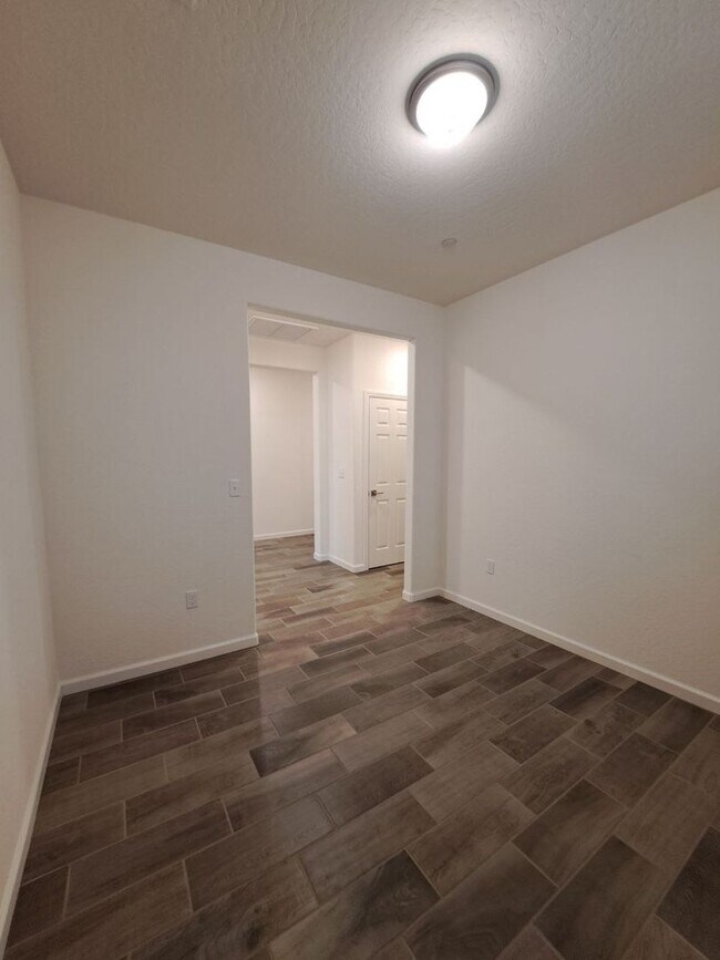 Building Photo - New Fresno Home with Bonus Room & Solar!