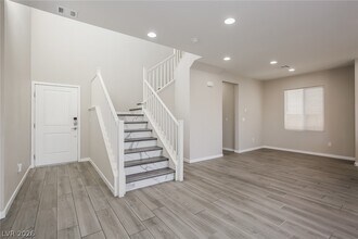 Building Photo - 2936 Sunday Silence Rd