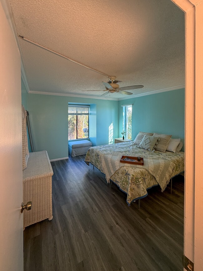 Building Photo - 800 NW Fork Rd