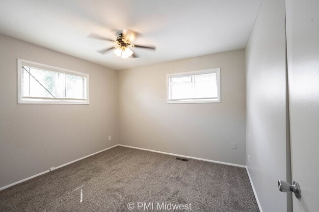 Building Photo - 3748 N Hawthorne Ln