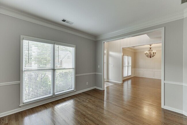 Building Photo - 1795 Lake Heights Cir