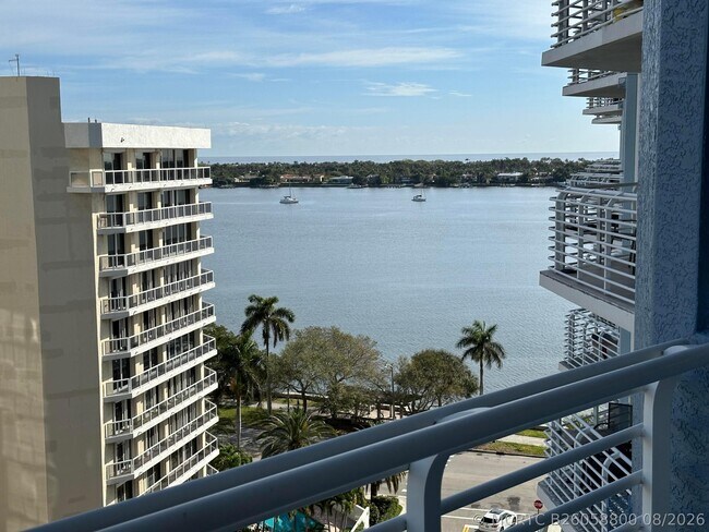 Building Photo - 1551 N Flagler Dr
