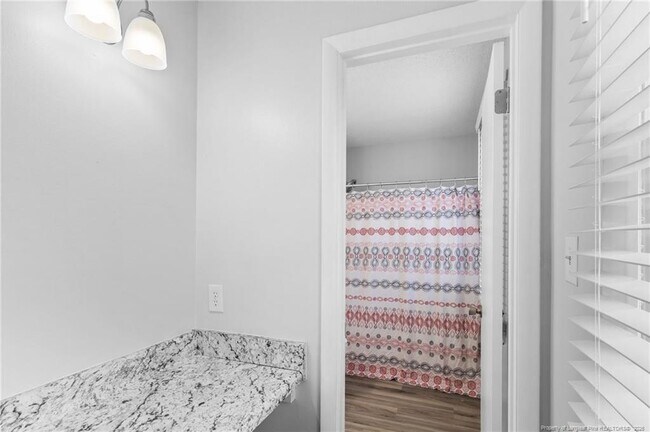 Building Photo - 5839 Rivercroft Rd