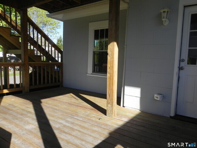 Building Photo - 10 Hawkins Ave