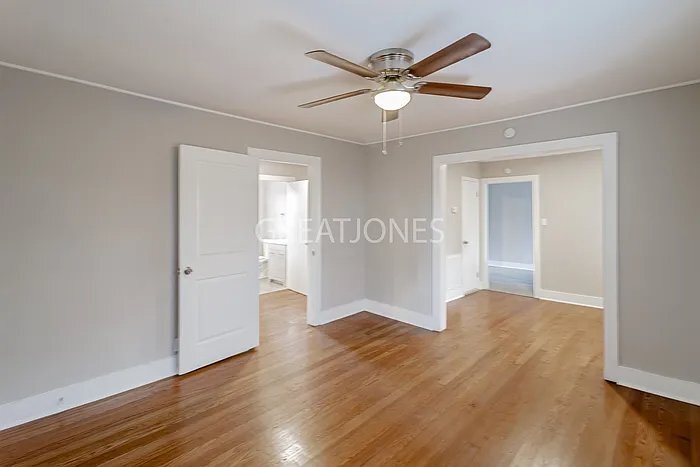 Building Photo - 707 19th St S