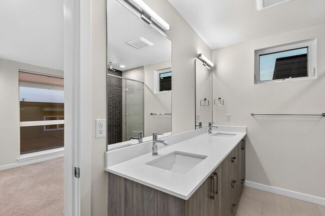 Building Photo - ULTRA-MODERN Townhome w/AC and Views in the Heart of Eastlake!