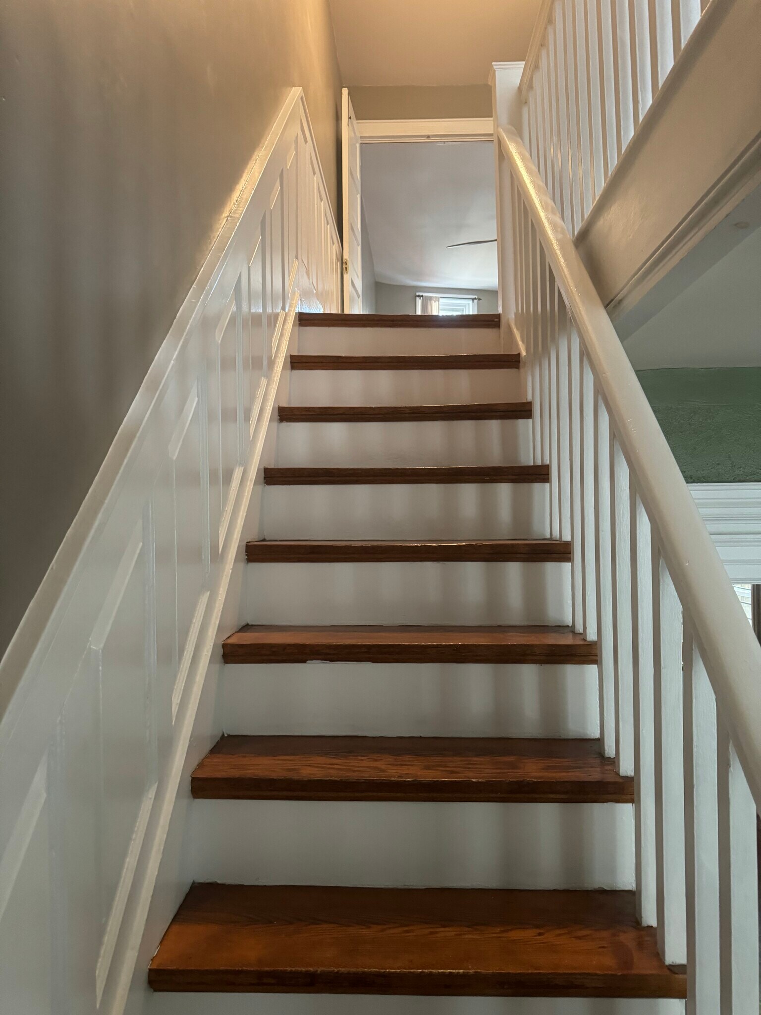 Well-Maintained Hardwood Floors - 2021 W Girard Ave