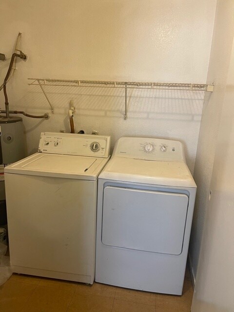 Building Photo - 2141 Hussium Hills St