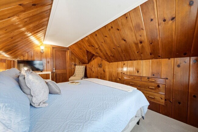 Building Photo - Furnished 3-Bedroom Single-Family Home in Lancaster