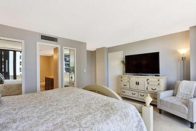 Building Photo - 4200 N Ocean Dr