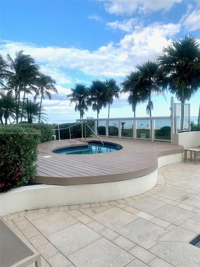 Building Photo - 5757 Collins Ave