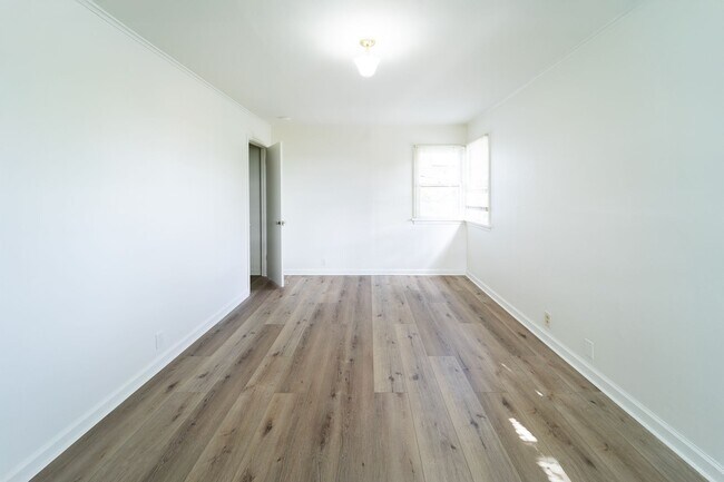 Building Photo - Gorgeous Hillsdale Home w/3 Decks, Picturesque Yard, Sauna, Garage & AC! Pets Welcome!