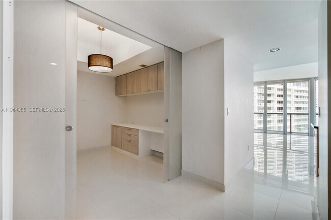 Building Photo - 495 Brickell Ave