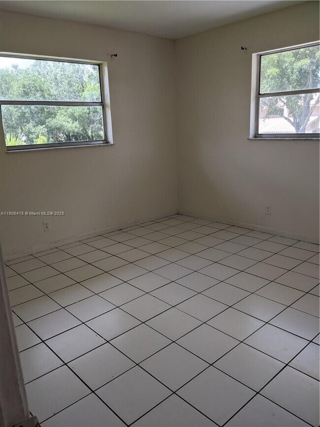 Building Photo - 8704 NW 35th St