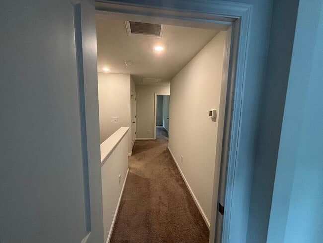 Building Photo - 4702 Palm View Cir