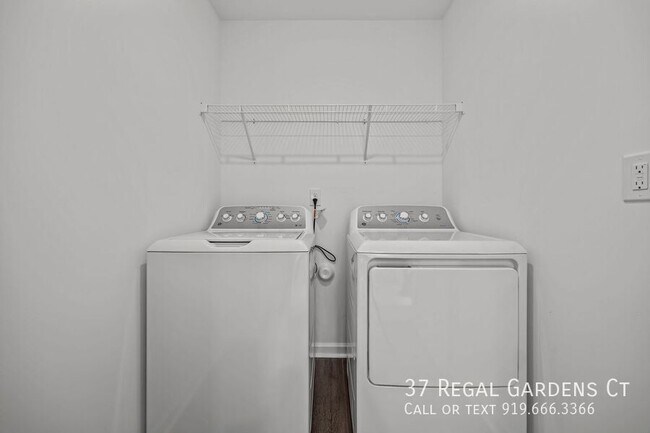 Building Photo - 37 Regal Gdns Ct