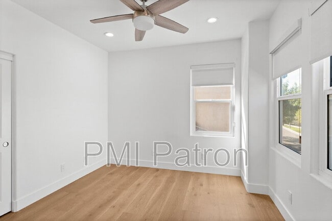 Building Photo - 356 W Weeping Willow Ave