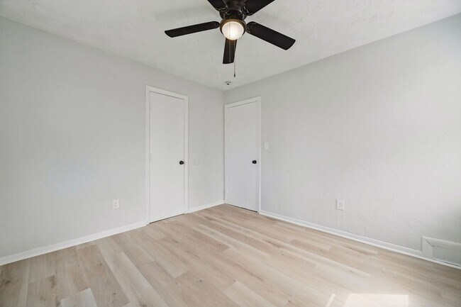 Building Photo - 1512 Rolfe Pl