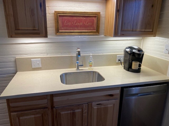 Building Photo - 1412 Erato St