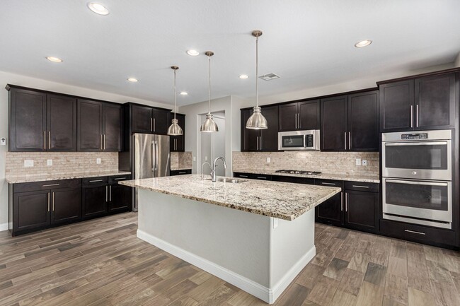 Building Photo - Southern Highlands Home with Loft & Patio!