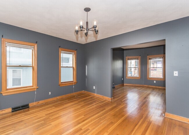 Building Photo - 17 Cleveland Ave