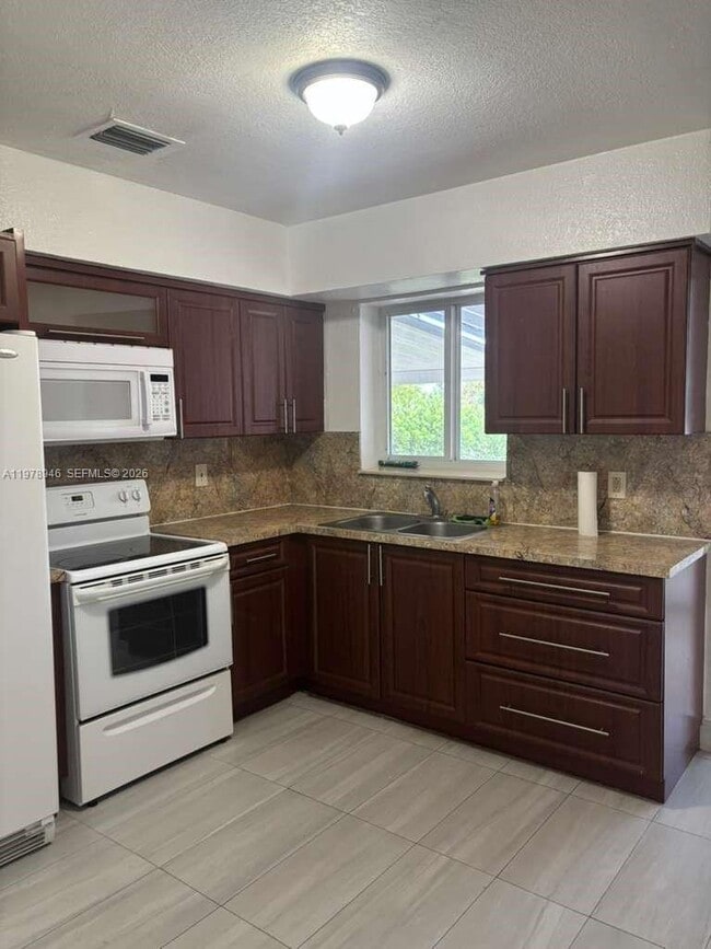 Building Photo - 1170 NW 90th St