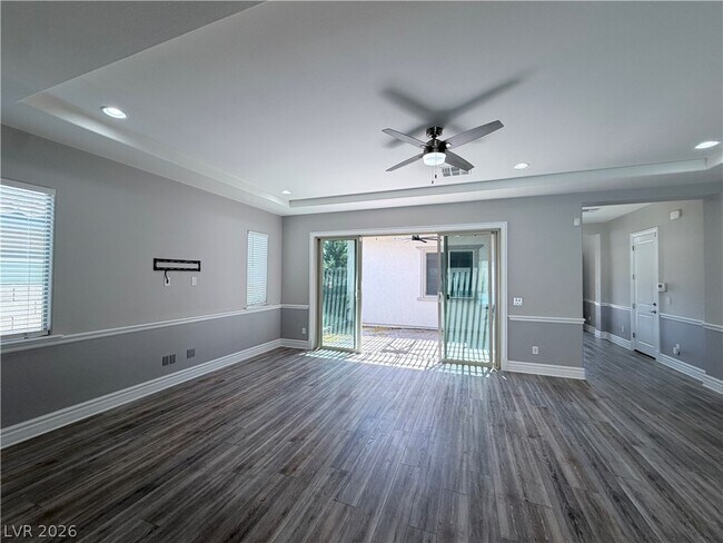 Building Photo - 9936 Wildhorse Cyn Ave