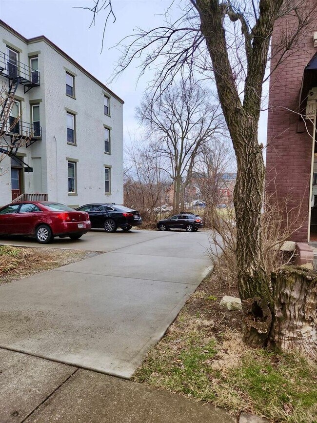 Building Photo - 2800 Euclid Ave