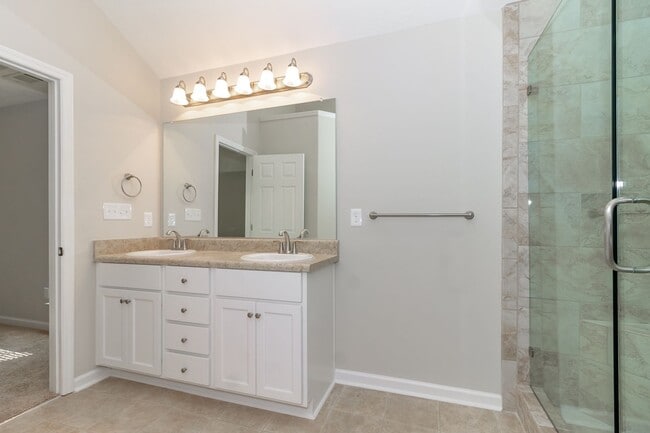 Building Photo - Ranch Near Gate 6