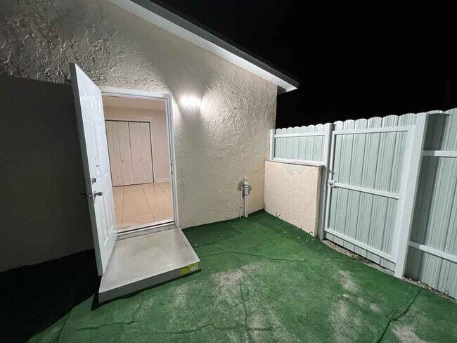 Building Photo - 6870 SW 5th Ct