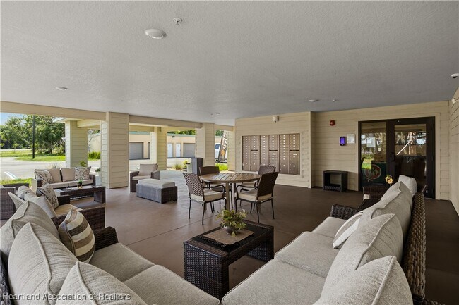 Building Photo - 260 Spanish Moss Cir
