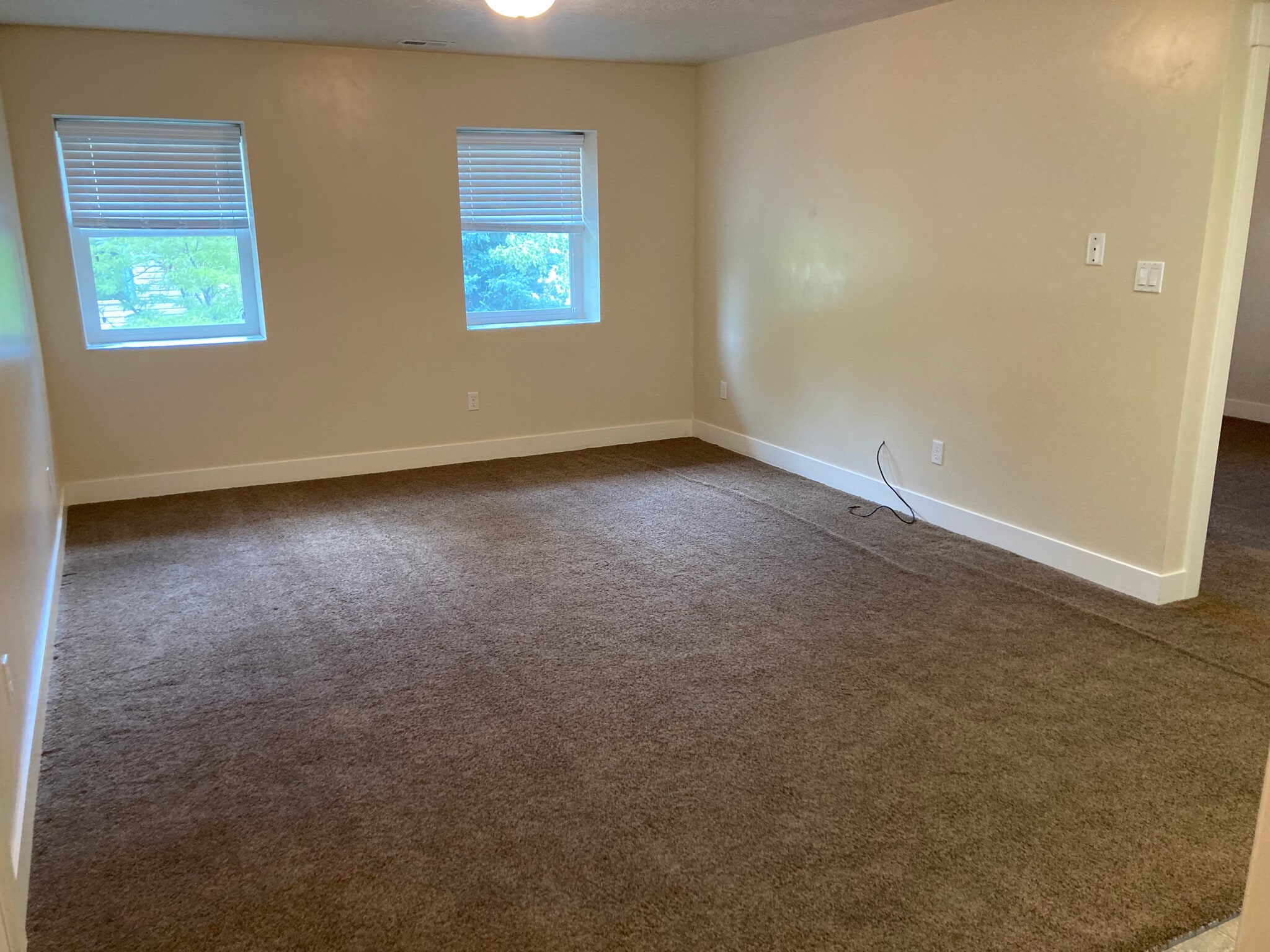 Building Photo - 215 E 100 N