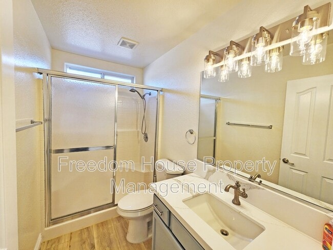 Building Photo - 3741 Malibou Ave