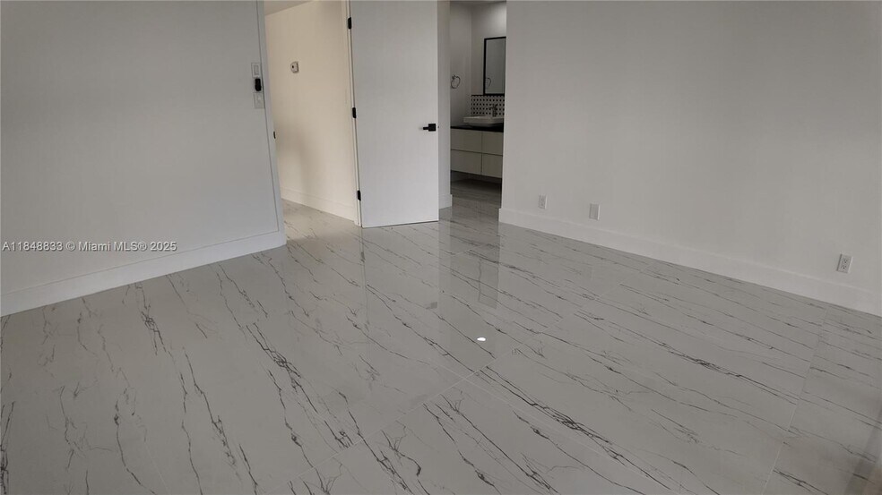 Building Photo - 2801 SW 87th Ave