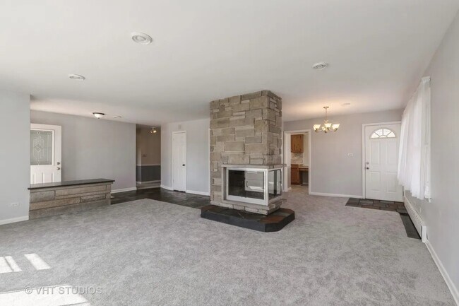 Building Photo - 942 Raleigh Rd