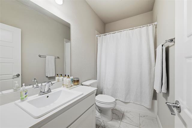 Building Photo - 2417 Mankato Dr