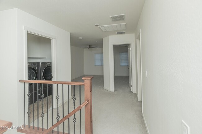 Building Photo - 6018 W Hartford Ct