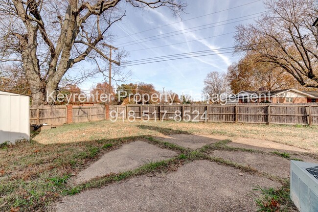 Building Photo - Beautiful 2bed/2bath Duplex!!