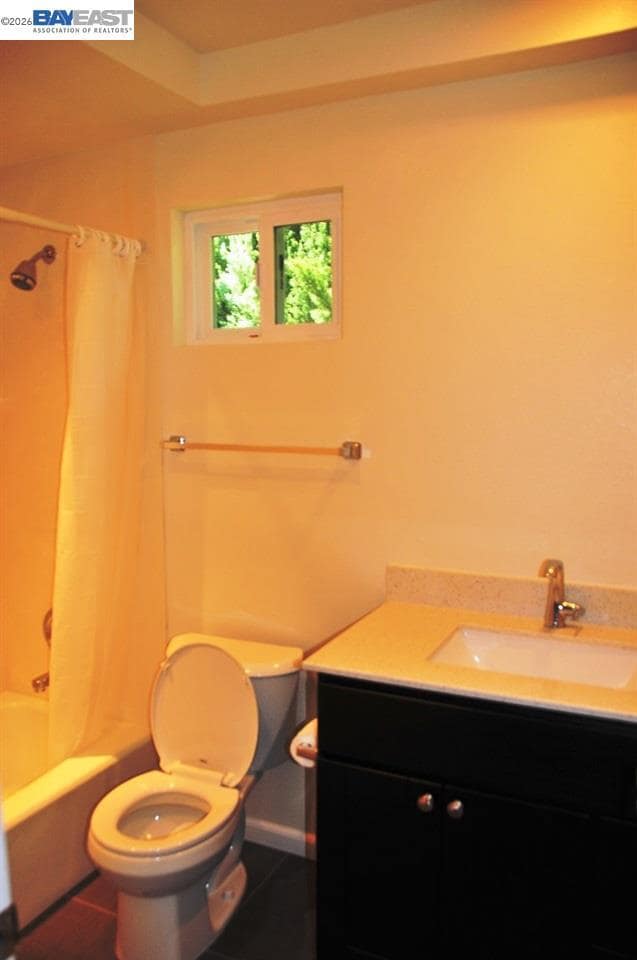 Building Photo - 1581 Mendenhall Dr