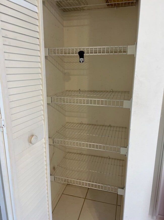 Building Photo - Fabulous Newly Available Rental-$2200/Annual; $4200/Seasonal