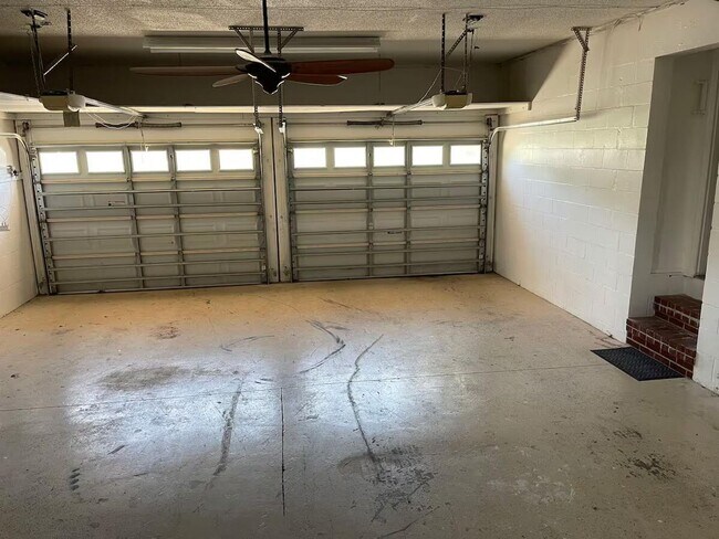 Building Photo - 4 Bed/2 Bath Waterfront Paradise with Pool, Dock & Gulf Access in Baileys Bluff