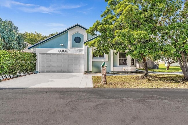 Building Photo - 1308 E Glen Oak Rd