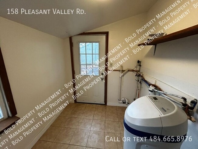 Building Photo - 158 Pleasant Valley Rd