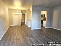 Building Photo - 2811 Woodbury Dr