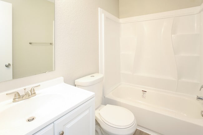 Building Photo - 4506 Redcliff S Ln