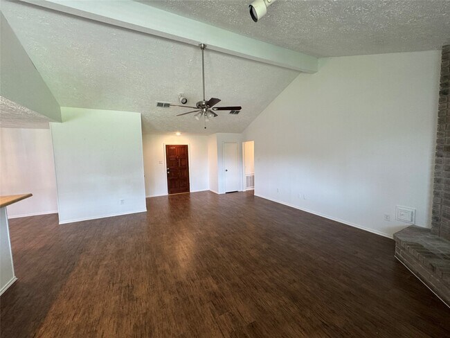 Building Photo - 19927 Windy Nook Dr