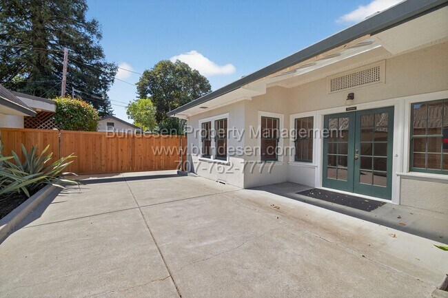 Building Photo - 612 Petaluma Blvd S