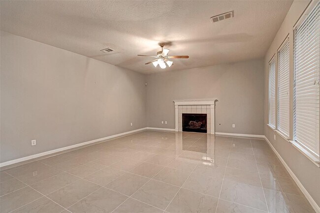 Building Photo - 2130 Autumn Fern Dr