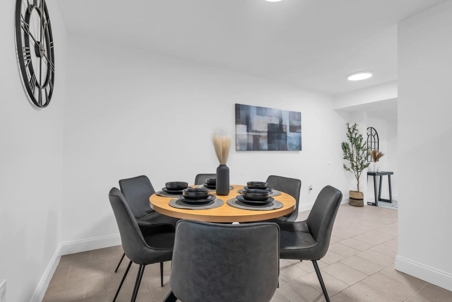 Building Photo - 24 Highland St